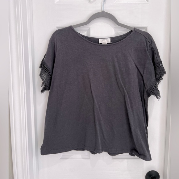 WOMENS LOFT GREY COLORED SHIRT, size Large with cute sleeves - Picture 1 of 4